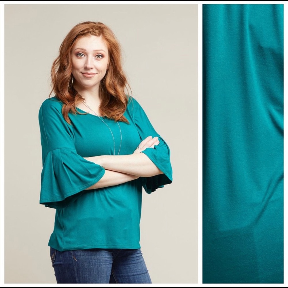EUC Piphany Lenox Bell Sleeve Top